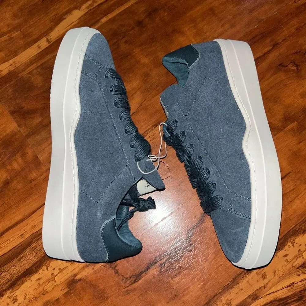 Article No Sneakers